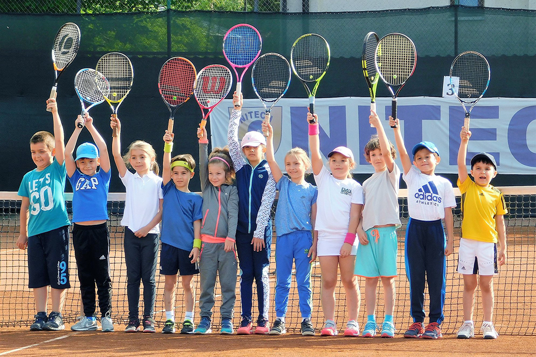 Tenis de camp pentru copii